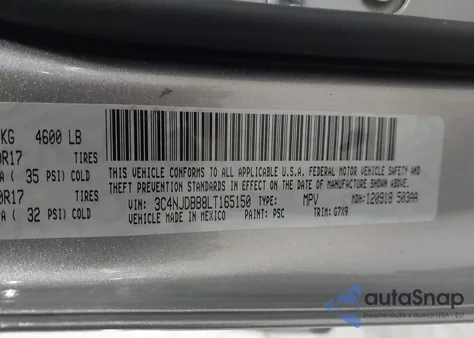 2020 Jeep Compass Latitude 4X4 z USA, uszkodzony, nr VIN 3C4NJDBB8LT165150